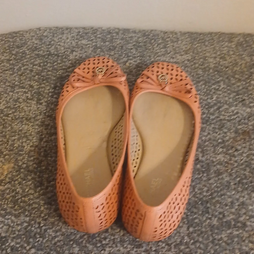 Michael Kors Women's Coral Cutout Flats Size 3
